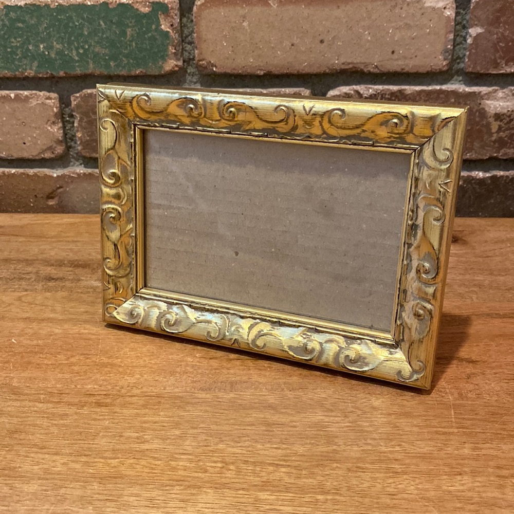 4” x 6” Aaron Brothers Gold Vintage Style Frame
